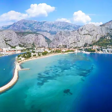 Jolara With Heated Pool Apartman