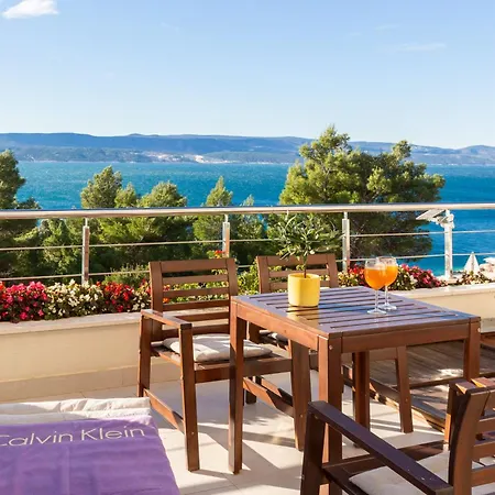 Jolara With Heated Pool Apartment *